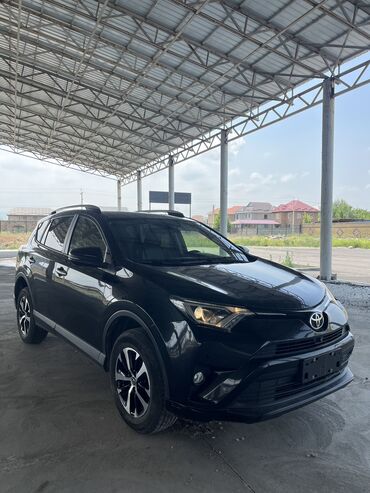 срочно срочно продаю машина: Toyota RAV4: 2018 г., 2 л, Автомат, Бензин, Внедорожник