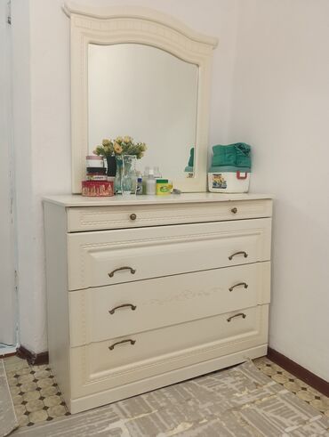 спальный гарнитур барокко: Спальный гарнитур, Б/у, Двуспальная кровать, Белоруссия, Дерево, Самовывоз, цвет - Бежевый