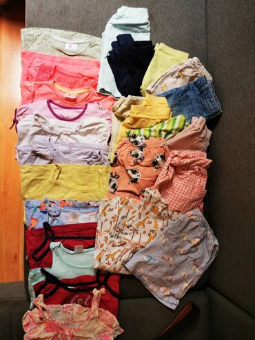 adidas sandale za decu: Paket: Haljine, Majice, Šortsevi, Za devojčice, uzrast: 3-4 godine