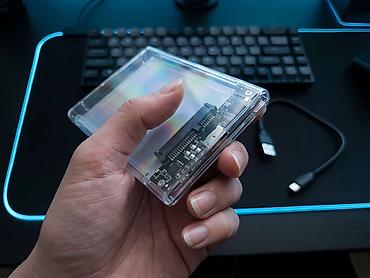 dvd ssd: USB 3.0 Şəffaf Hard Disk və SSD Xarici Qutusu (Enclosure) – 5Gbps UASP — 5