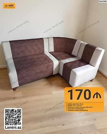 Mətbəx üçün künc divanı. İki rəngli dizayna malikdir: qəhvəyi