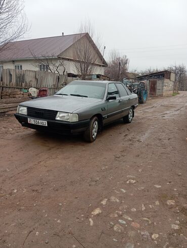 Audi 100: 1987 г., 2.2 л, Механика, Бензин, Седан