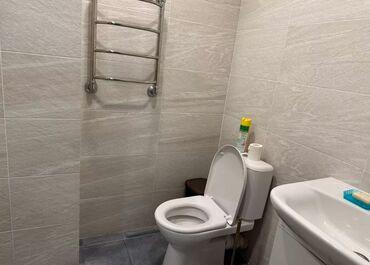 Долгосрочная аренда квартир: 3 комнаты, Риэлтор, Без подселения, С мебелью полностью — 14