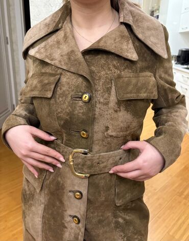 Plaşlar: Qadın üçün süet trençkot - Material: yumşaq süet (nubuk effektli) — 1