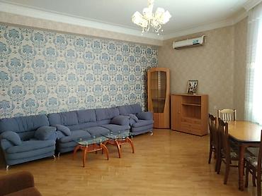 Mənzillər: Yasamal rayonu, “Nizami” metrosu yaxınlığında, “Caspian Plaza” ya — 1