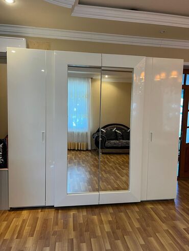 Kreslolar: İşlənmiş, 4 qapılı Düz dolab, Qarderob, paltar dolabı