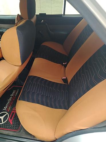 mercedes şəkilləri: Mercedes-Benz 190 (W201): 2 l | 1992 il Sedan — 6