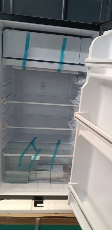 холодильник indezit: Муздаткыч Жаңы, Кичи муздаткыч, De frost (тамчы), 50 * 85 * 48