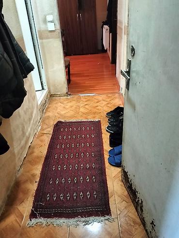 kiraye ecemi: 4 mkr 26 məhəllədə Abad həyətdə H .Seyidzadədə kücəsində 2 otagli — 6