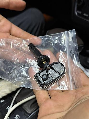 t 4: Датчик давления в шинах (TPMS) с резиновым вентилем Назначение: - — 2