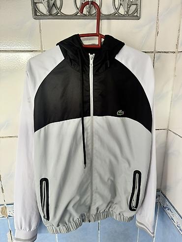 pull and: Ветровка Lacoste с капюшоном - Модель: мужская ветровка на молнии - — 1