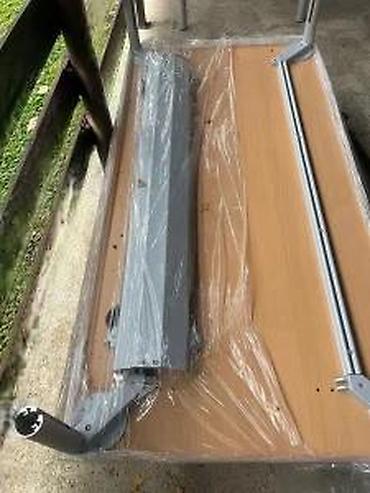ikea ormari za sobu: Radni sto sa metalnim nogama i provodnicima za kablove - Prostrana — 8