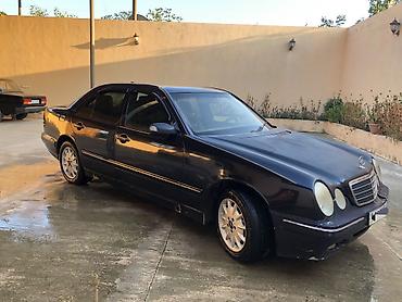 Mercedes-Benz: Mercedes-Benz 270: 2.7 l | 2000 il Sedan — 4