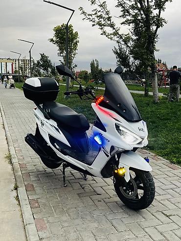 Продается скутер Макси 4000 пробег, в идеальном состоянии Без