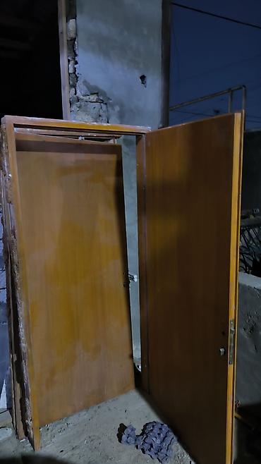 qapi taxta: Ağac qapılar – 2 ədəd - Material: taxta/şpon örtüklü - Rəng: açıq — 2