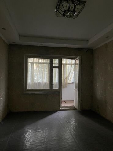 квартира на доме торговли: 3 комнаты, 62 м², 106 серия, 3 этаж, Старый ремонт