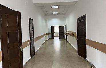 red centr: Сдаю офис в районе Филармонии Манаса/Чуй. 📍155 кв м 📍первый этаж — 2