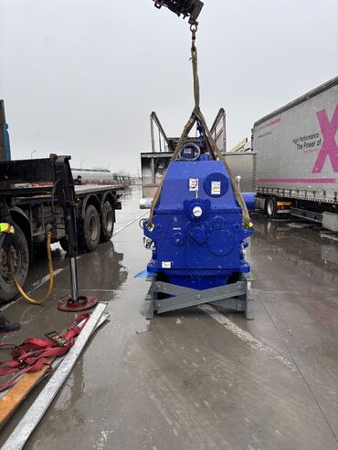 Građevinarstvo i rekonstrukcija: Kamion sa kranom   Duzina krana 25m   Tovarni prostor 6.30 m x 2.5m    — 10