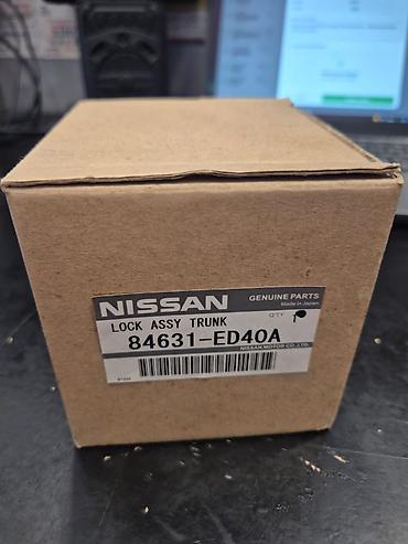 yük baqaj: Nissan Tiida 2006-2009 sedan modeleri ucun arxa baqaj kilidi zamoku — 2