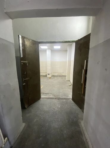 в аренду швейный цех: Профсоюзная/Месароша Сдается помещение под склад кондитерскую