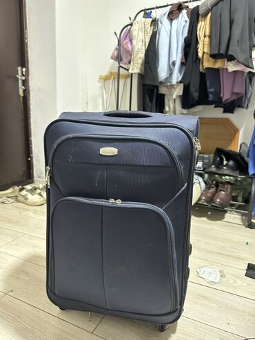 Отдам даром: Мужские вещи, термос, чемодан Эйрподс в Все в одни руки или за — 6