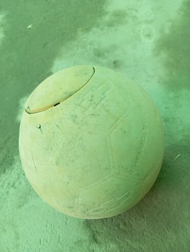 валейбольные мячи: Продам неубиваемый мяч