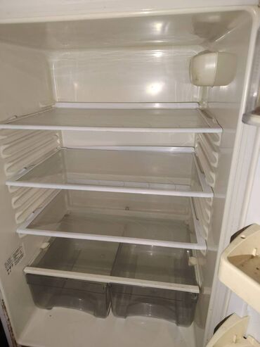 Soyuducular: Soyuducu ishleyir — 4