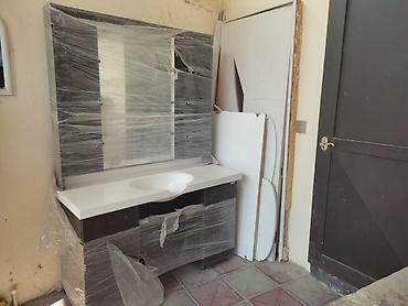 hamam ucun aksessuarlar: Bərbər moykası – lavabo masası və böyük güzgülü asma dolab - Üst — 3