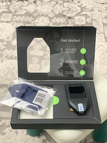 куплю титан: Аппаратный криптокошелёк Trezor Model T - Устройство для безопасного — 3