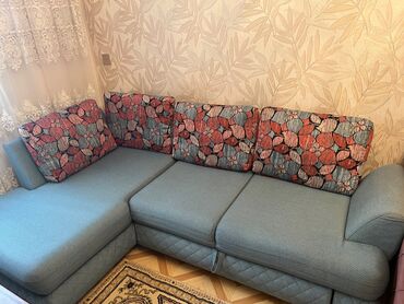 Kreslolar: Künc divan, İşlənmiş, Bazalı