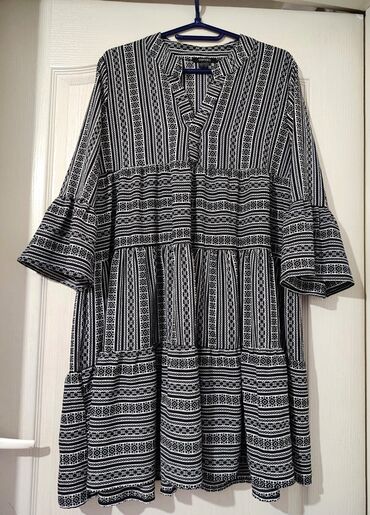 Haljine: Ženska haljine – (različiti modeli i dezеni ) 1) Crno-bela haljina — 1