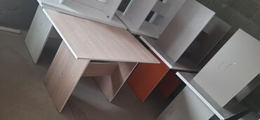 Кухонные столы: Кухонный стол, Новый, Угловой, Нераскладной — 16