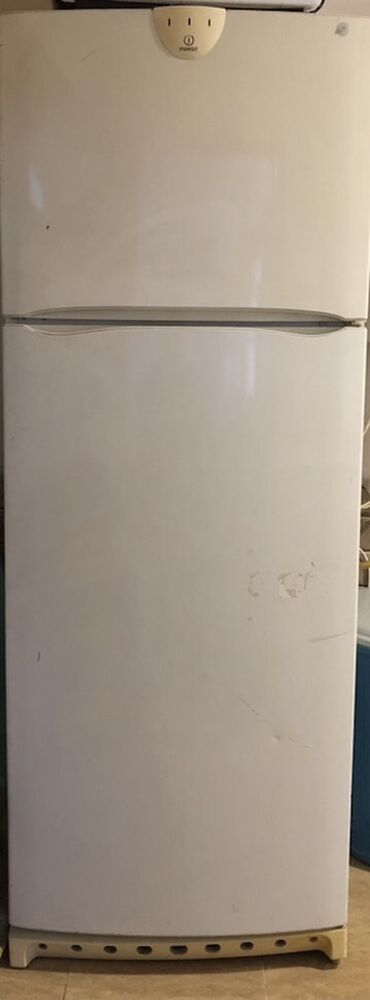 Автоэлектроника: Indesit iki qapılı soyuducu - Alt kamera: soyuducu bölmə, geniş