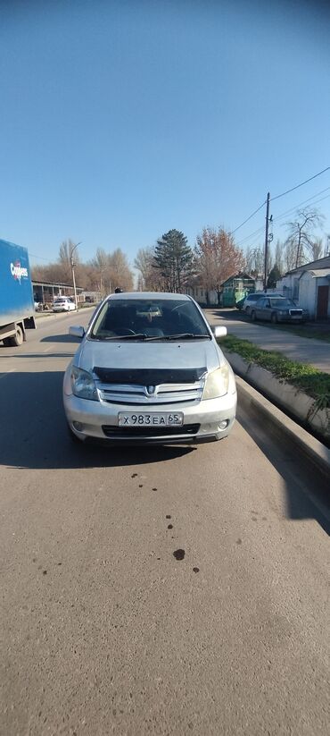 Toyota: Toyota ist: 2002 г., 1.5 л, Автомат, Бензин, Хэтчбэк