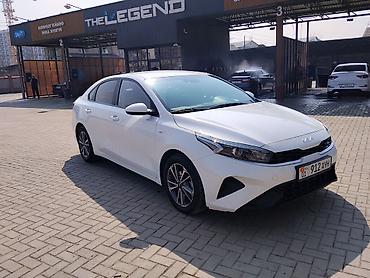 Kia: Kia Ceed: 2021 г., 1.6 л, Вариатор, Бензин, Седан — 2