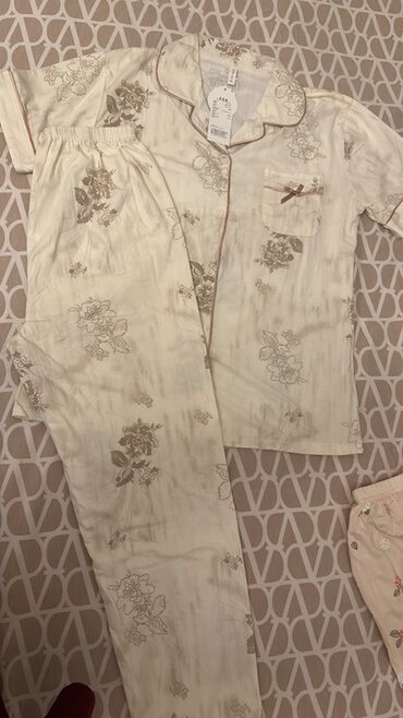 пижамы муслиновые: Женская пижама-комплект с брюками - Двухпредметный набор: рубашка на