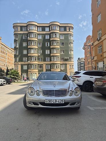 Mercedes-Benz: Mercedes-Benz E-Class sedan - Gümüşü rəng, 4 qapılı kuzov - AMG — 13