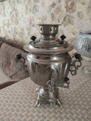 Termoqablar: Tok samovari.ister işlətmək üçün ister dekor üçün restoranlar istifade