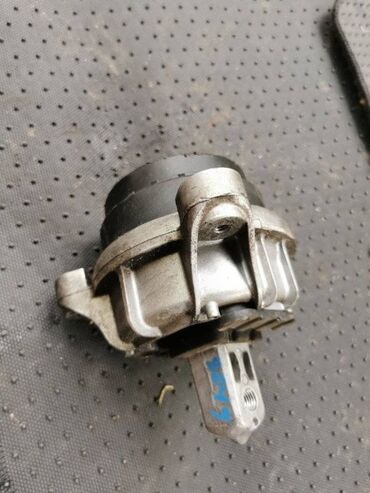 обмен на х5: Подушка BMW 5-SERIES (FR30) F10 ДОРЕСТ N52B30A 04.2010 (б/у)