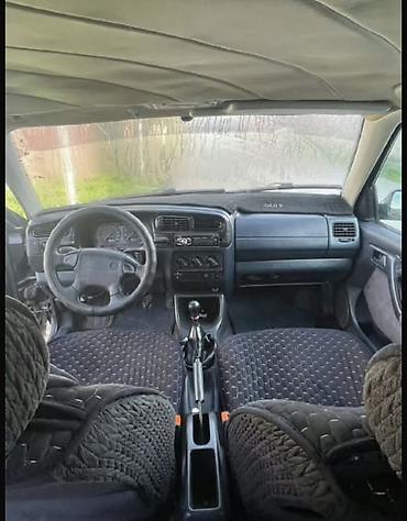 Volkswagen: Volkswagen Vento: 1993 г., 1.8 л, Механика, Седан — 4