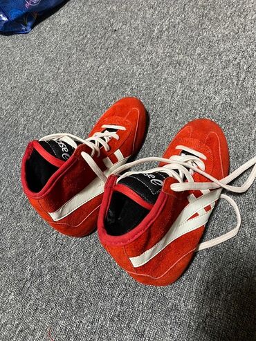женские вечерние платья больших размеров: Мужские кроссовки, 40, Asics, Новый, цвет - Красный, Самовывоз, Платная доставка