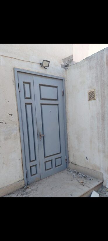 demir qapı işlenmiş: Mənzil üçün İşlənmiş Giriş qapısı Zamok ilə, Zəmanətli, Ödənişli quraşdırma, Ünvandan götürmə