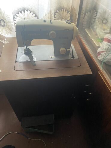 сколько стоит старая швейная машинка: Швейная машина Singer