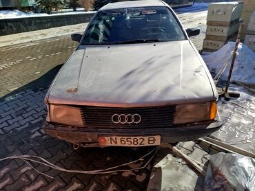 trueno 86: Audi 100: 1986 г., 2.2 л, Механика, Бензин, Седан