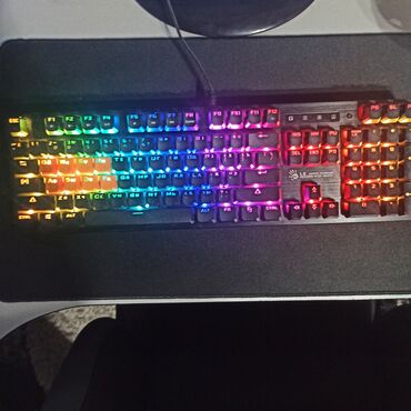 сколько стоит клавиатура с подсветкой: ПРОДАМ механическую клавиатуру Bloody b820r,RGB,механика, несколько