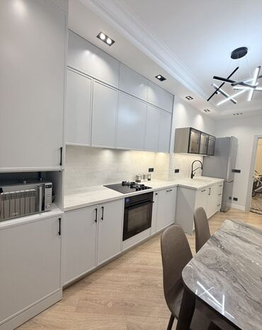 Долгосрочная аренда квартир: 3 комнаты, Риэлтор, Без подселения, С мебелью полностью — 3