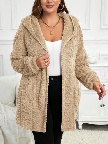 Džemperi, kardigani: Ženska plišana kardigan jakna sa kapuljačom Cena 3200 din Vel — 1