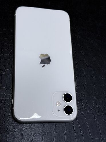 Apple iPhone: IPhone 11, Б/у, 64 ГБ, Белый, Чехол, 85 %