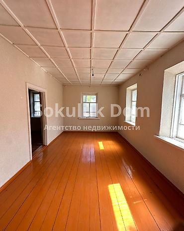 Продажа коттеджей и домов: 🔥СРОЧНО! 🏠Продается дом в с. Сокулук 🟡 Комнаты: 2 🟡 Участок: 4 соток 🟡 — 12