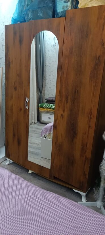 Dolablar: Dolab satilir 100 azn.unvan 4 ci mkr (Gülü)